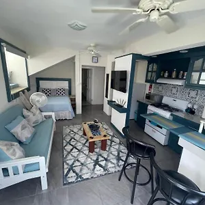 Scarlett Studios: Embassy-friendly With Airport Transfer , Bridgetown Barbados